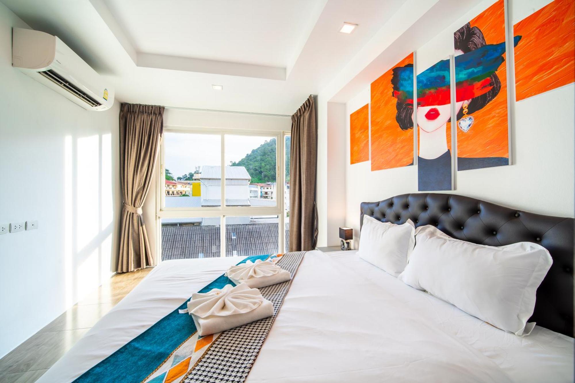 芭东 两卧两卫公寓 近夜市 便利店 有电梯泳池健身房 Apartment